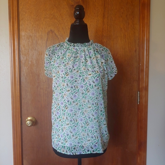 NWT Ann Taylor Green Floral Reglan Flutter Short Sleeve Blouse Top Petite XS - Picture 3 of 9